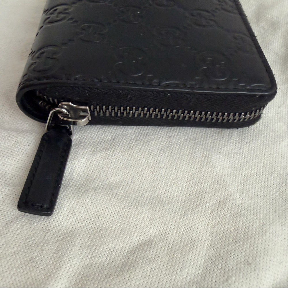 Gucci Emblem Leather Wallet - Picture 5 of 6